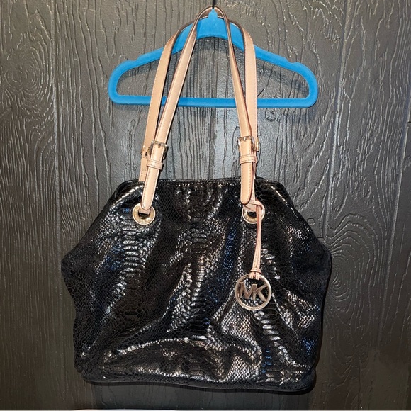 GUC Michael Kors Black Snakeskin-Embossed Tote Bag - Picture 1 of 8